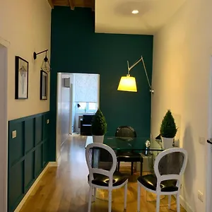 Urbana 33 Guest house