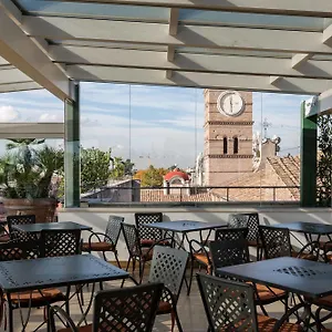 Domus Sessoriana Couette-café