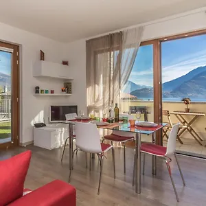 https://magnolia-musso-vista-lago-como.it-lombardy.com