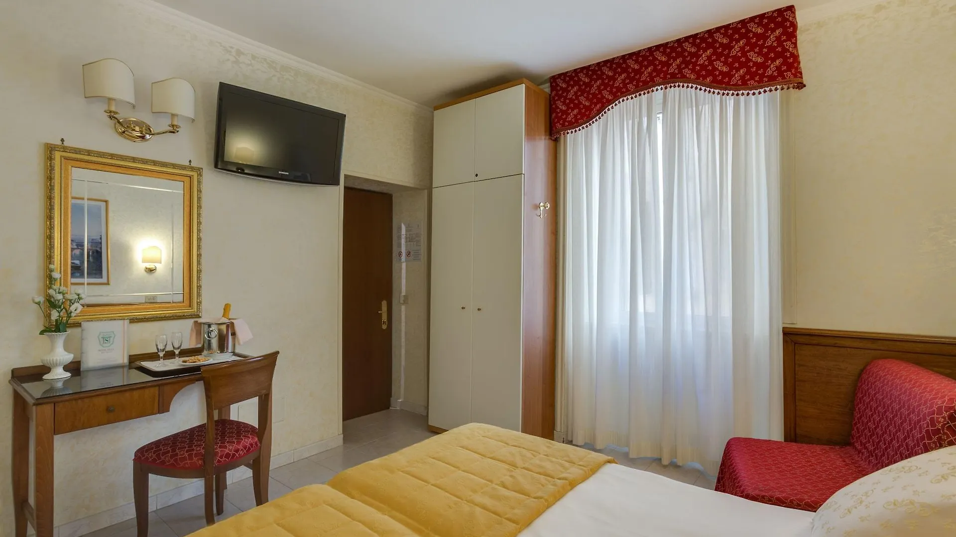 Hotel Silla Rome 2*,  Italy